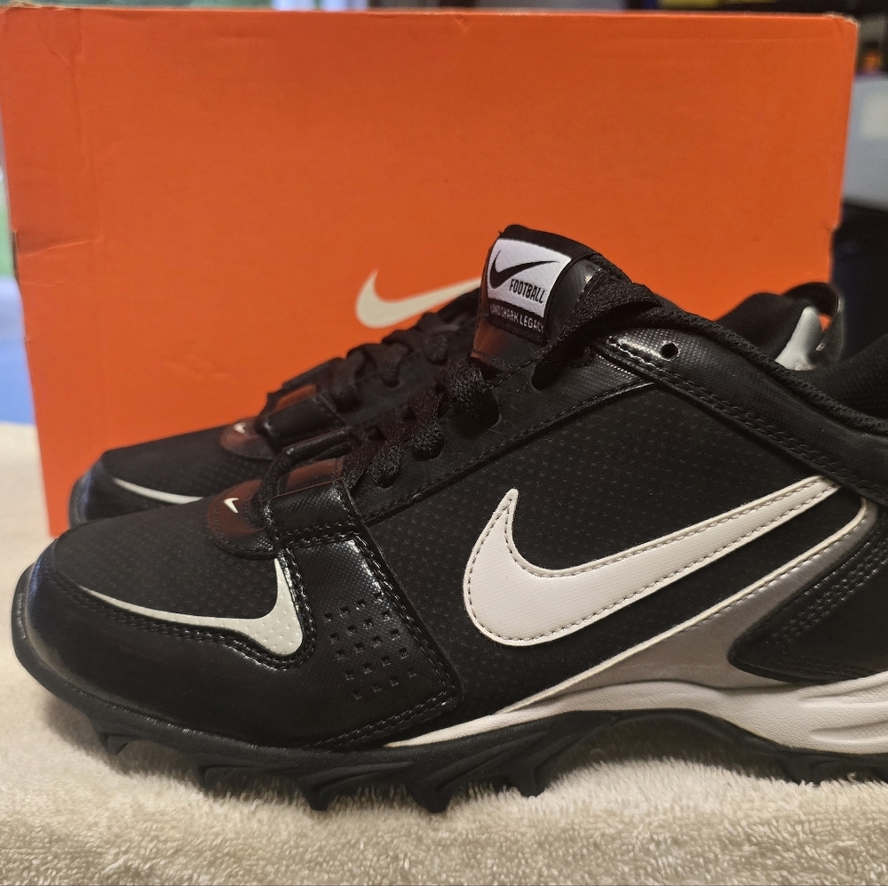 Nike Land Shark Legacy Football Cleats